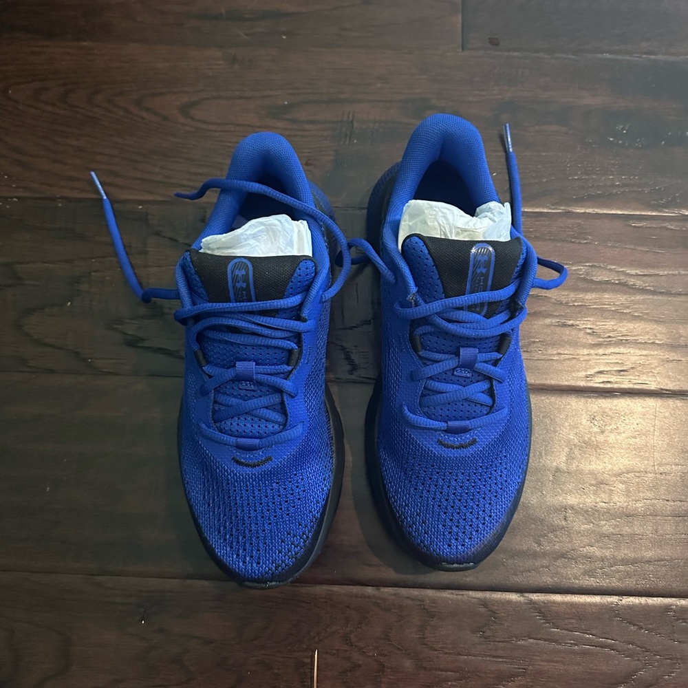 Under Armour boys sneakers